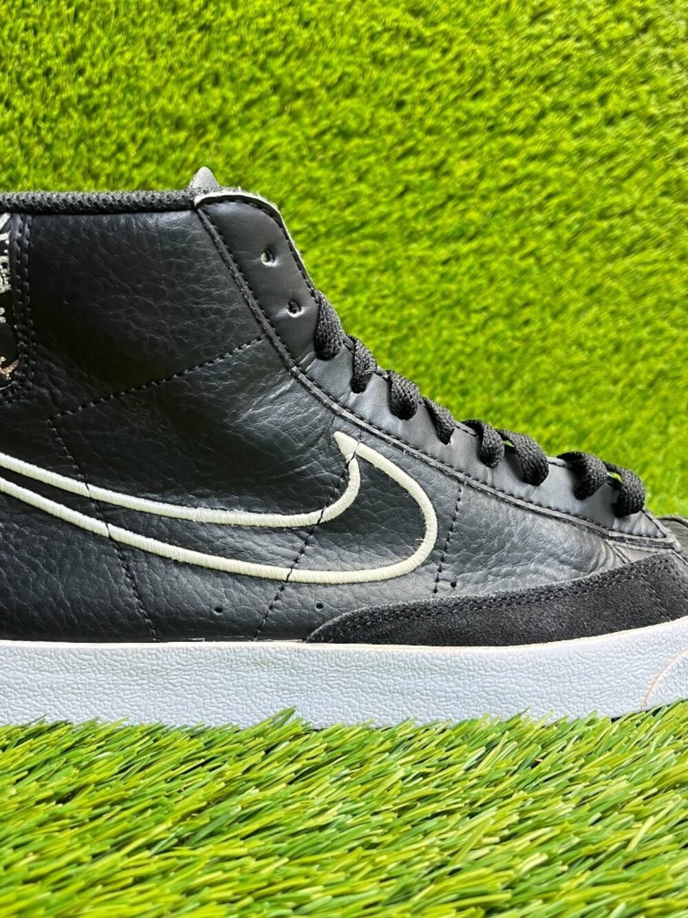 Nike Blazer Mid '77 SE‎ Boys Size 6.5Y Black Athletic Leather Shoes Sneakers